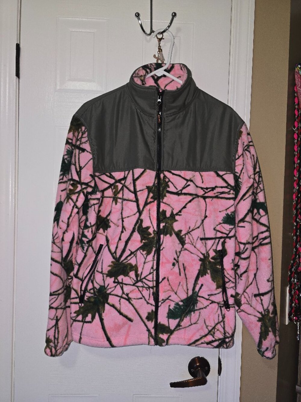 Ladies Pink Camo Trail Crest Fleece Jacket NEW Never Worn
